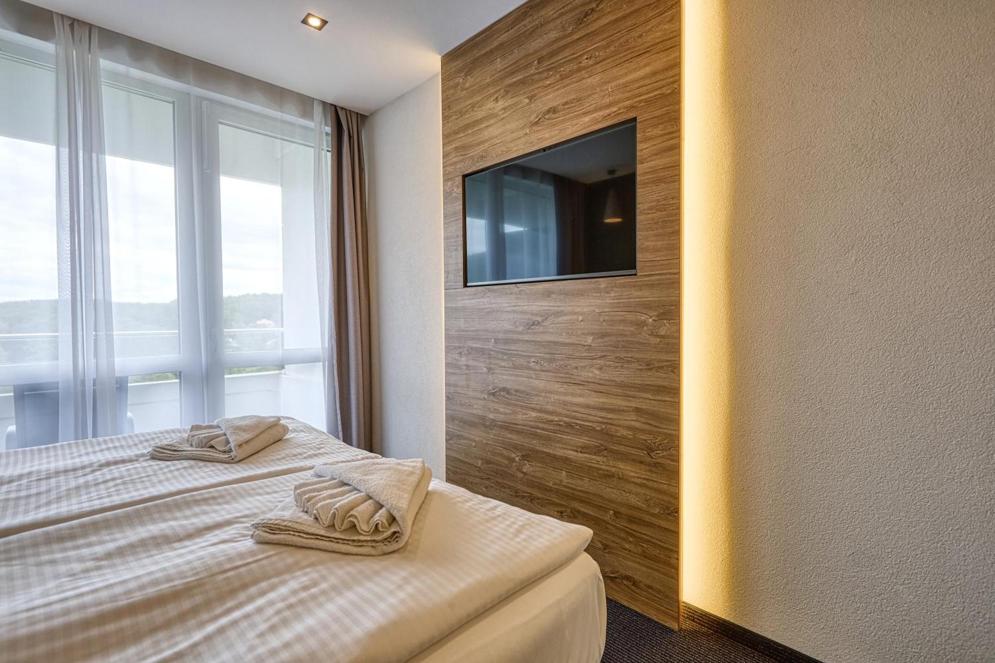Hotel Szieszta 쇼프론 외부 사진