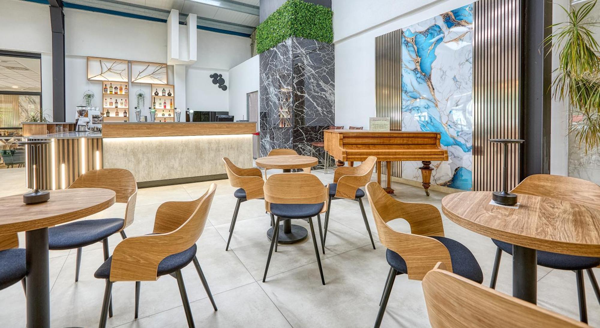 Hotel Szieszta 쇼프론 외부 사진